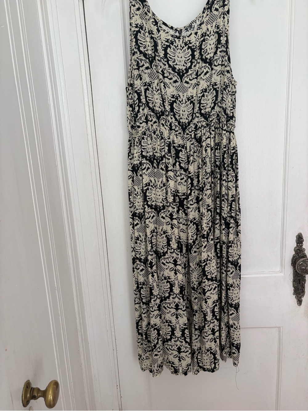 Sleeveless Black and Cream Printed Maxi dress